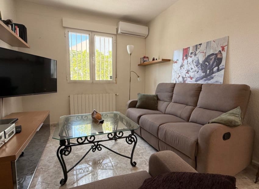 3 bedroom Villa for sale in Torrevieja with pool - € 399,000 (Ref: 9211324)