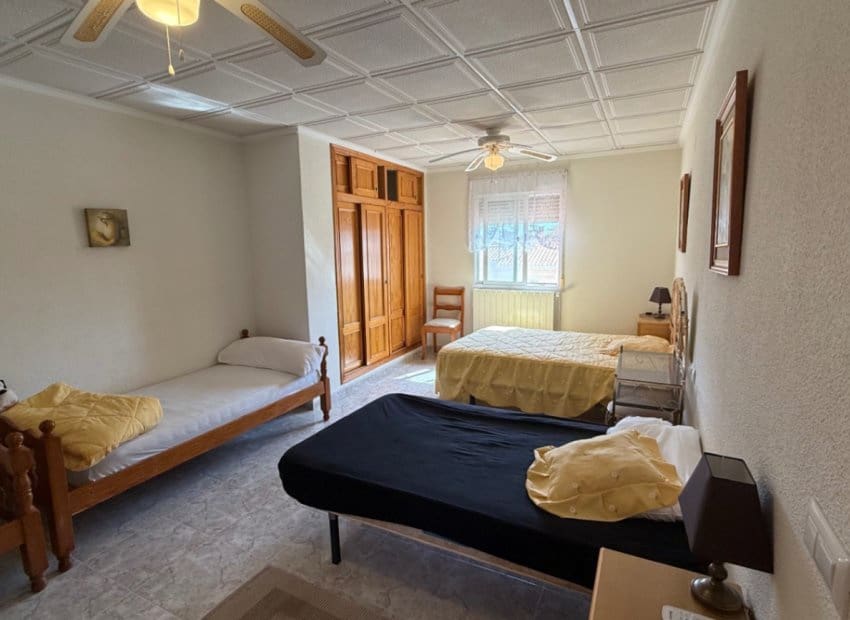 3 bedroom Villa for sale in Torrevieja with pool - € 399,000 (Ref: 9211324)