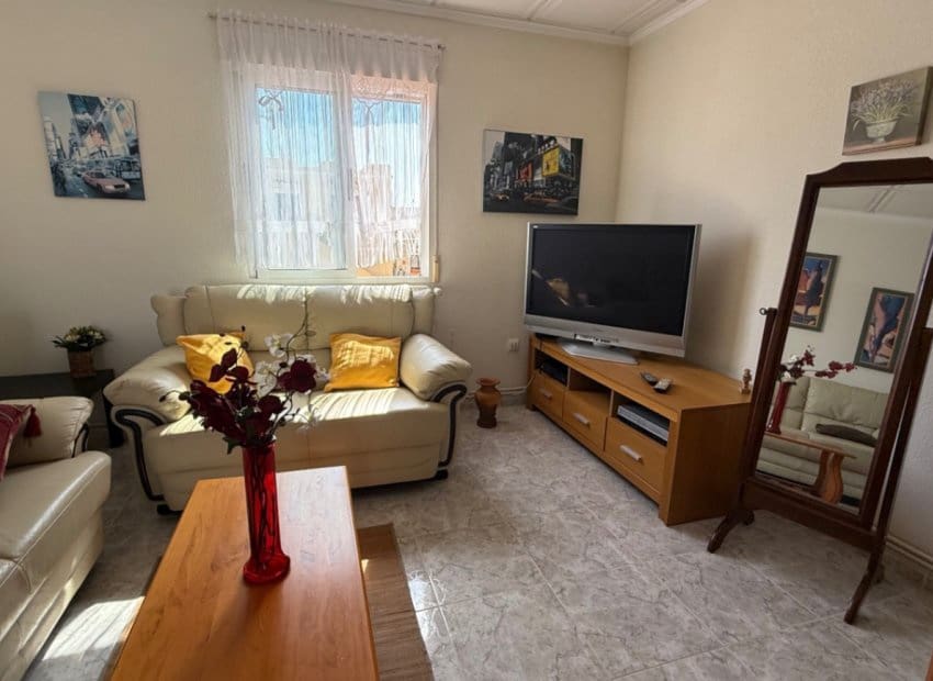 3 bedroom Villa for sale in Torrevieja with pool - € 399,000 (Ref: 9211324)