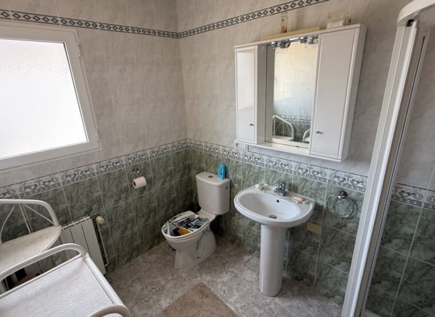 3 bedroom Villa for sale in Torrevieja with pool - € 399,000 (Ref: 9211324)