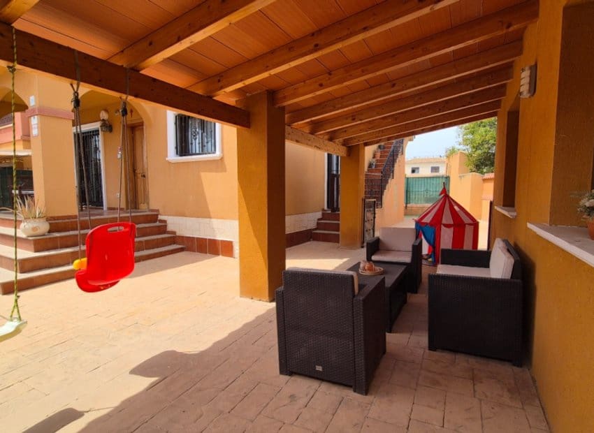 2 bedroom Villa for sale in Torrevieja with pool - € 322,400 (Ref: 9211325)