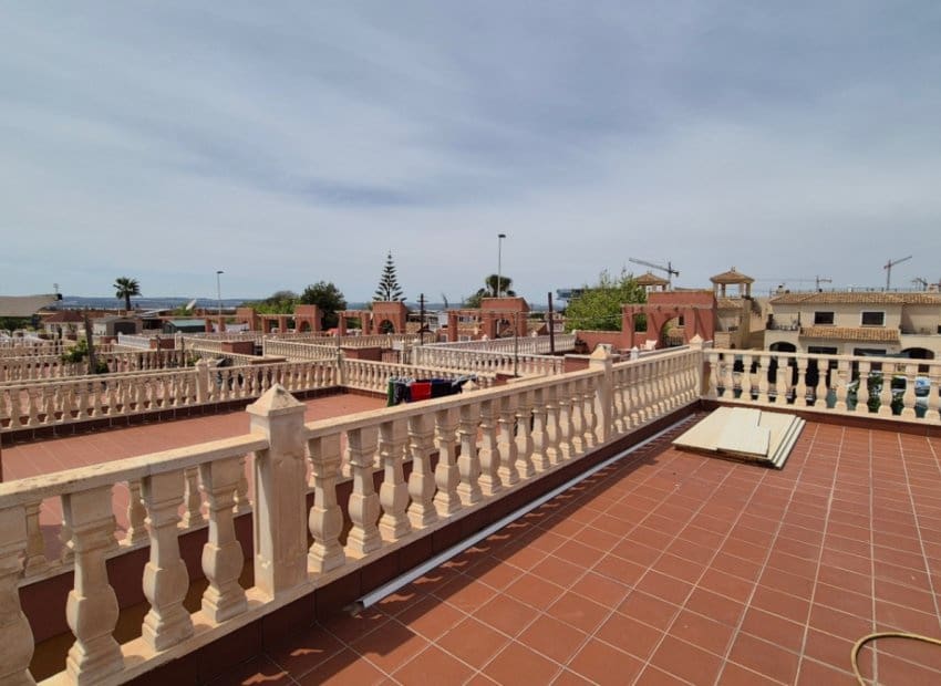 2 bedroom Villa for sale in Torrevieja with pool - € 322,400 (Ref: 9211325)