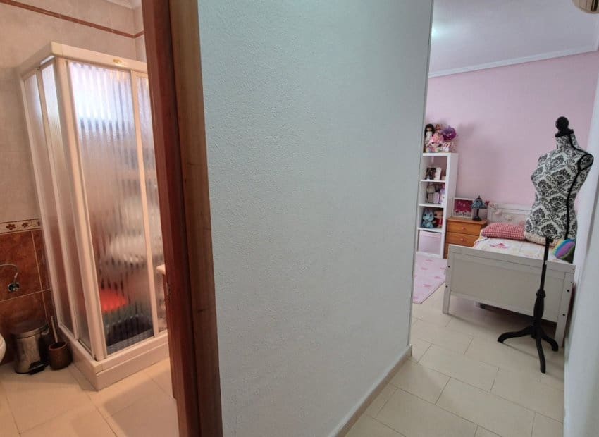 2 bedroom Villa for sale in Torrevieja with pool - € 322,400 (Ref: 9211325)