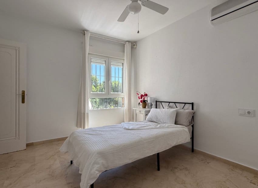 4 bedroom Villa for sale in Dehesa de Campoamor with pool - € 675,000 (Ref: 9211328)