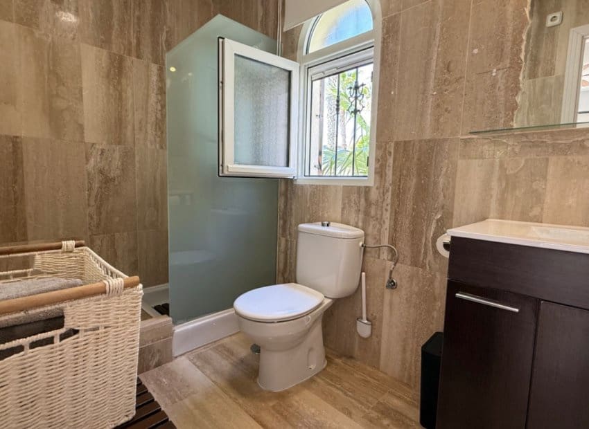 4 bedroom Villa for sale in Dehesa de Campoamor with pool - € 675,000 (Ref: 9211328)