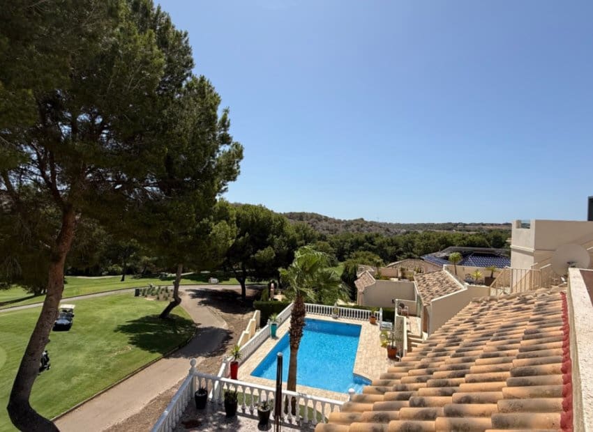 4 bedroom Villa for sale in Dehesa de Campoamor with pool - € 675,000 (Ref: 9211328)