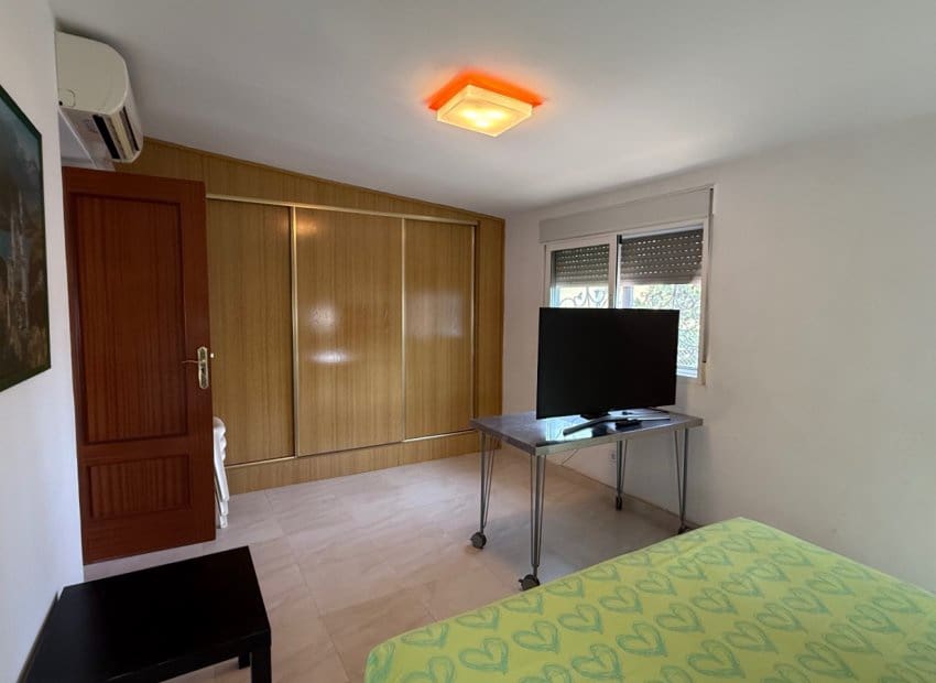 4 slaapkamer Villa te koop in La Zenia met zwembad - € 585.000 (Ref: 9211329)