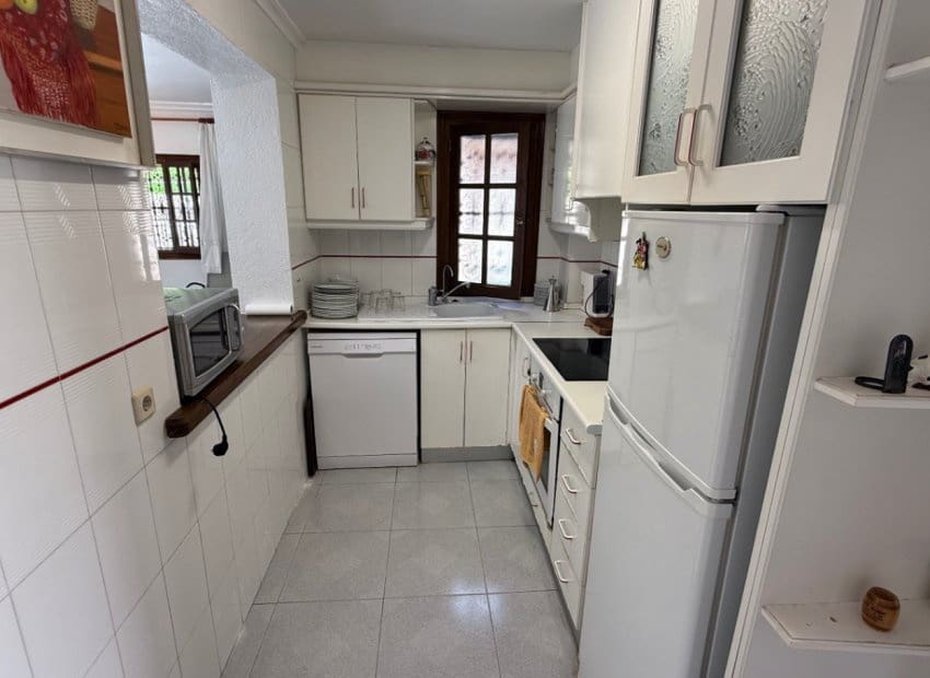 4 slaapkamer Villa te koop in La Zenia met zwembad - € 585.000 (Ref: 9211329)