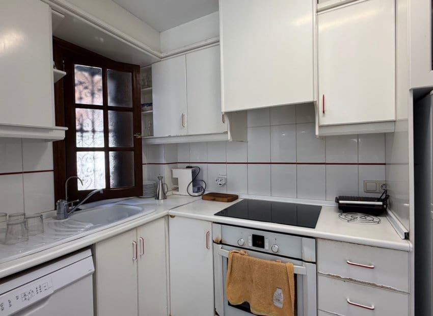 4 slaapkamer Villa te koop in La Zenia met zwembad - € 585.000 (Ref: 9211329)