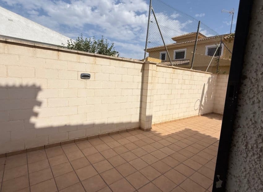 4 slaapkamer Villa te koop in La Zenia met zwembad - € 585.000 (Ref: 9211329)
