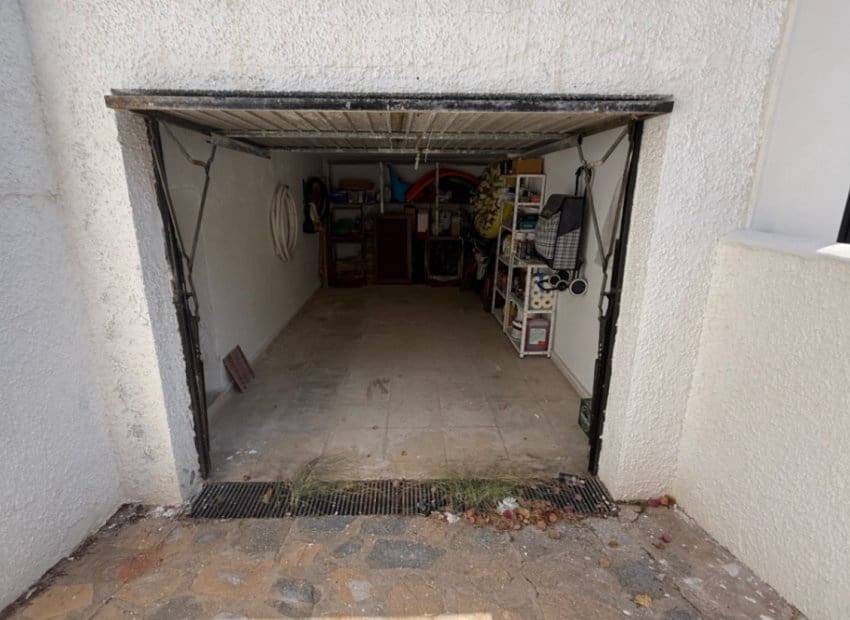 4 slaapkamer Villa te koop in La Zenia met zwembad - € 585.000 (Ref: 9211329)