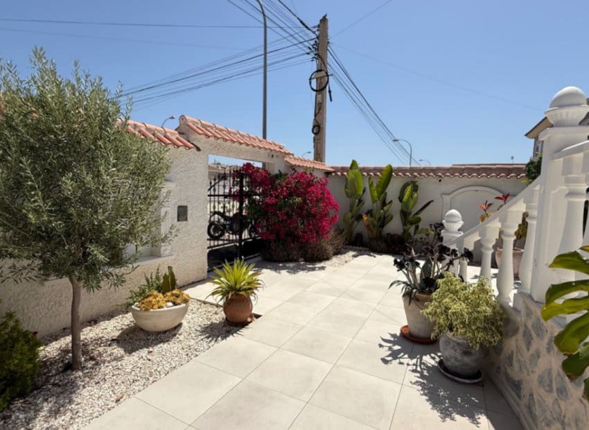 3 soverom Villa til salgs i El Chaparral med svømmebasseng - € 645 000 (Ref: 9211332)