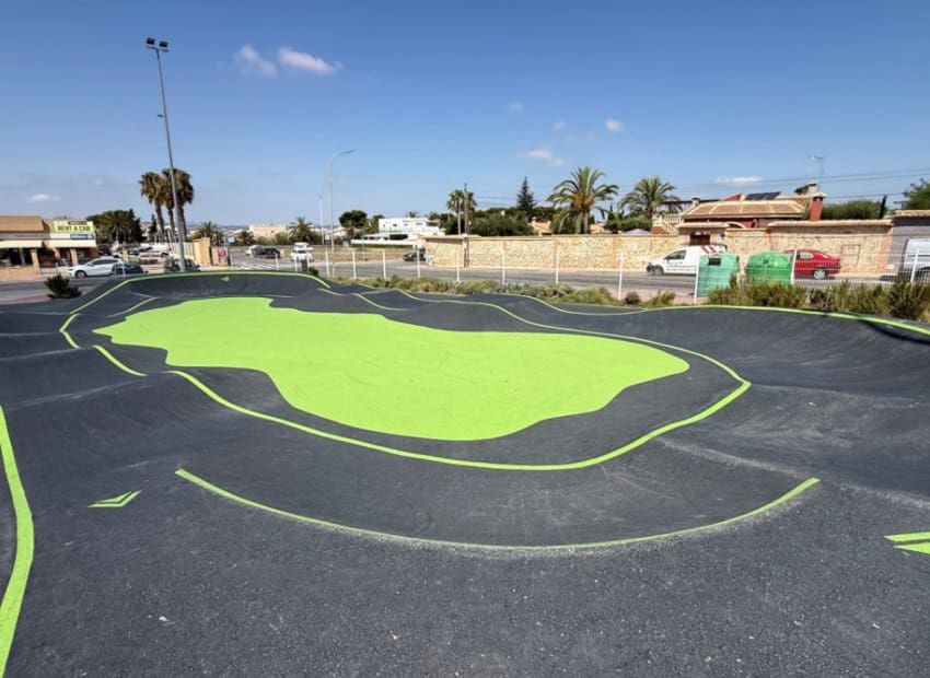 3 soverom Villa til salgs i El Chaparral med svømmebasseng - € 645 000 (Ref: 9211332)