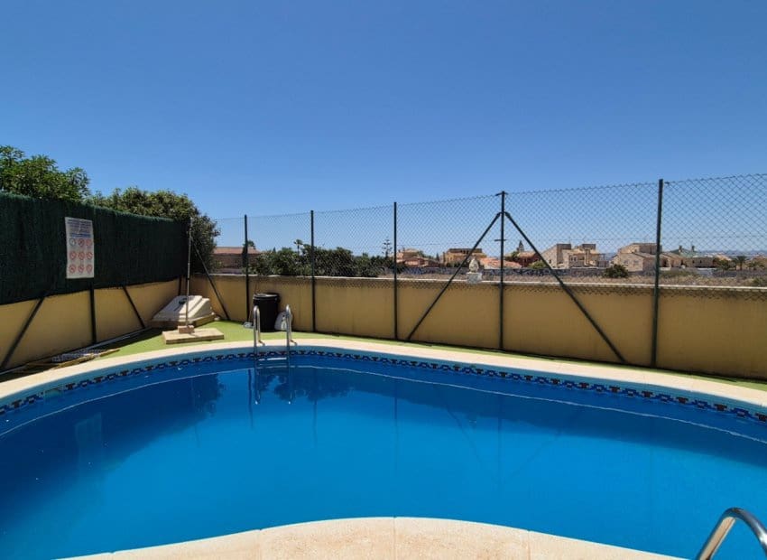 3 chambre Maison de Ville à vendre à Torrevieja avec piscine - 235 000 € (Ref: 9211333)