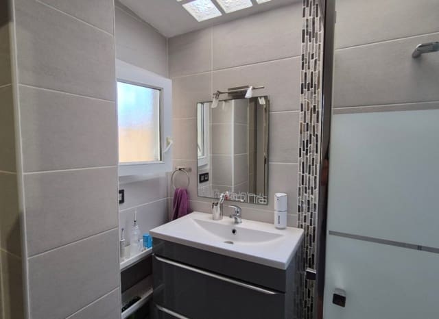 3 chambre Maison de Ville à vendre à Torrevieja avec piscine - 235 000 € (Ref: 9211333)