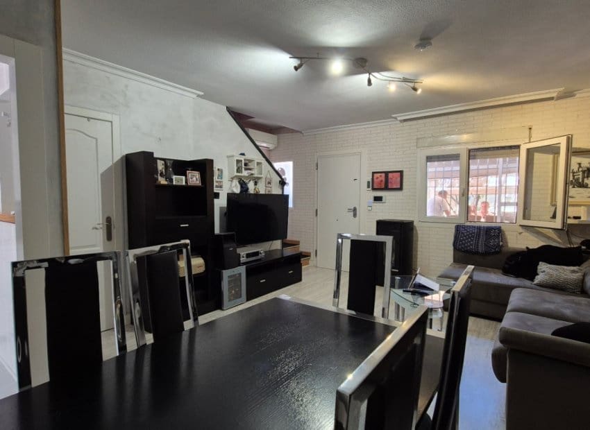 3 chambre Maison de Ville à vendre à Torrevieja avec piscine - 235 000 € (Ref: 9211333)