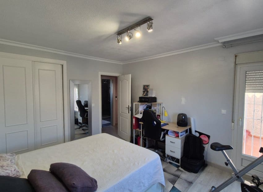 3 chambre Maison de Ville à vendre à Torrevieja avec piscine - 235 000 € (Ref: 9211333)