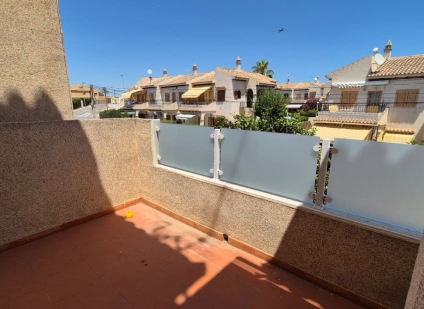 3 chambre Maison de Ville à vendre à Torrevieja avec piscine - 235 000 € (Ref: 9211333)