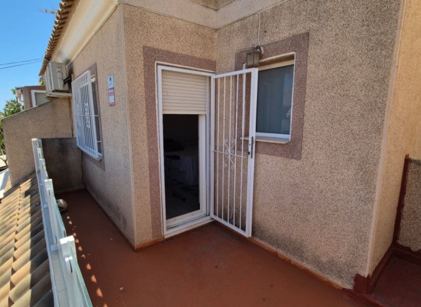 3 chambre Maison de Ville à vendre à Torrevieja avec piscine - 235 000 € (Ref: 9211333)