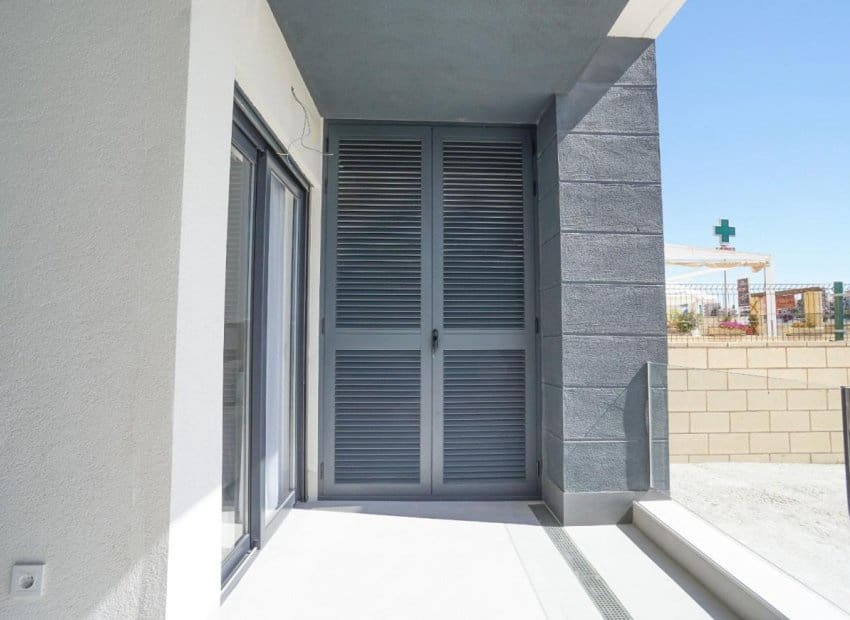 2 soveværelse Lejlighed til salg i Torrevieja med swimmingpool - € 285.000 (Ref: 9211444)