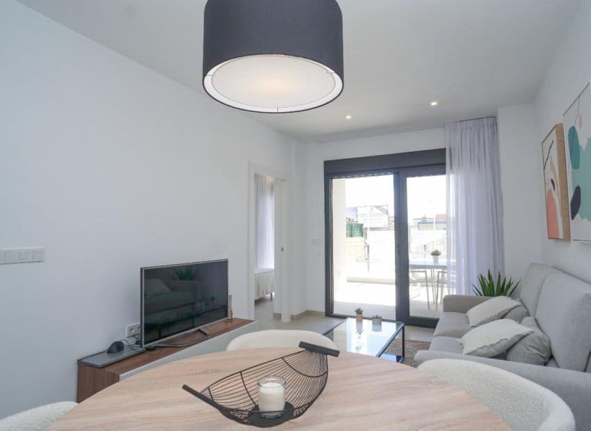 2 soveværelse Lejlighed til salg i Torrevieja med swimmingpool - € 285.000 (Ref: 9211444)