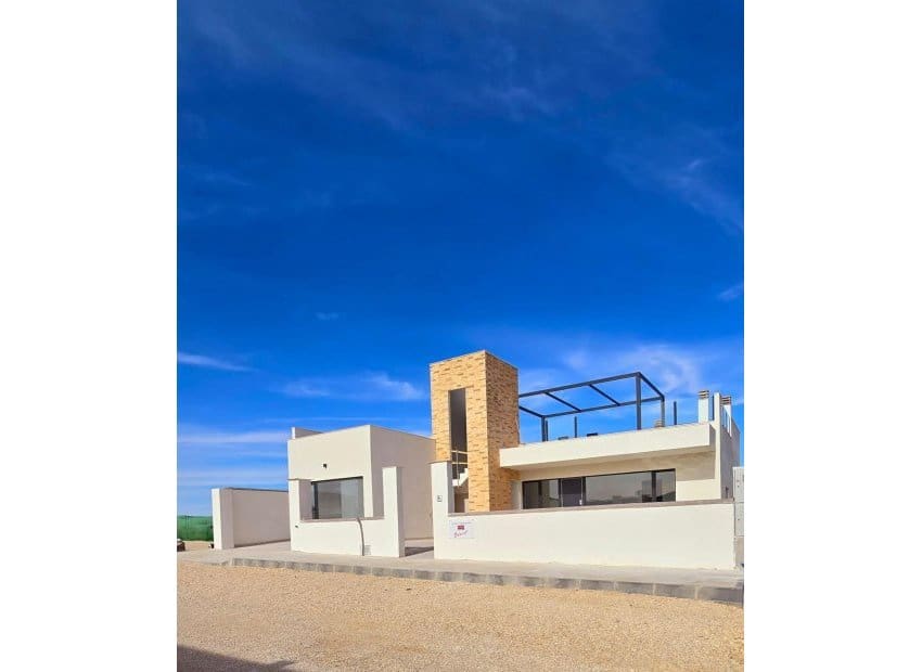 3 soveværelse Villa til salg i La Pinilla med swimmingpool - € 379.845 (Ref: 9211447)