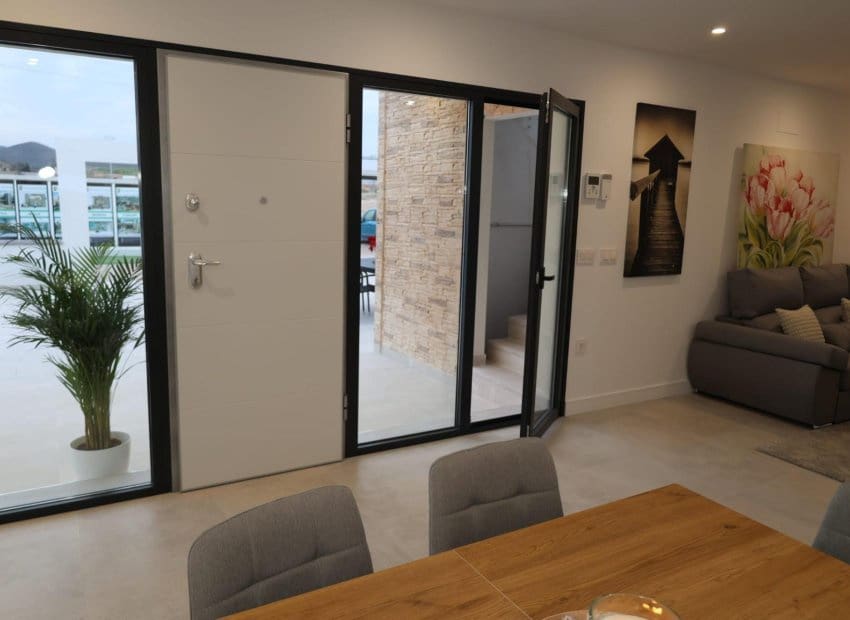 3 soveværelse Villa til salg i La Pinilla med swimmingpool - € 379.845 (Ref: 9211447)