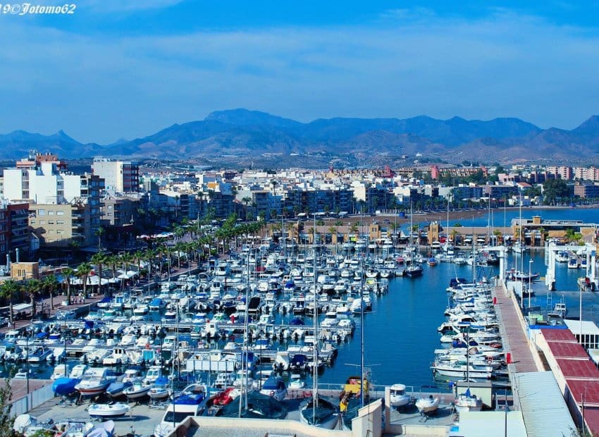 3 soveværelse Villa til salg i La Pinilla med swimmingpool - € 379.845 (Ref: 9211447)