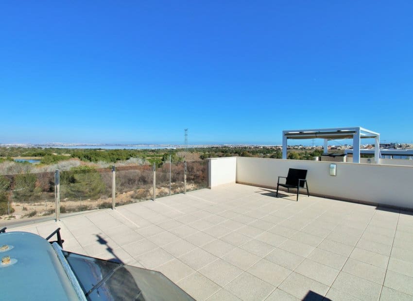 3 bedroom Villa for sale in Villamartin with pool - € 448,000 (Ref: 9211449)