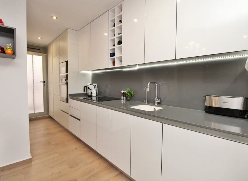 3 bedroom Villa for sale in Villamartin with pool - € 448,000 (Ref: 9211449)