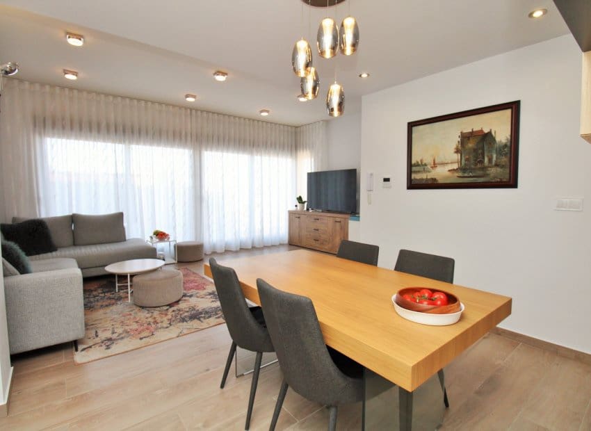 3 bedroom Villa for sale in Villamartin with pool - € 448,000 (Ref: 9211449)