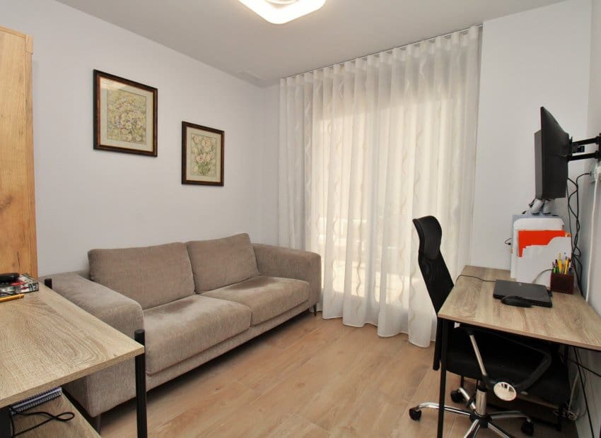 3 bedroom Villa for sale in Villamartin with pool - € 448,000 (Ref: 9211449)