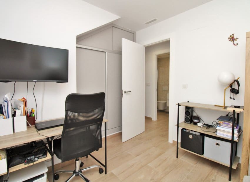 3 bedroom Villa for sale in Villamartin with pool - € 448,000 (Ref: 9211449)