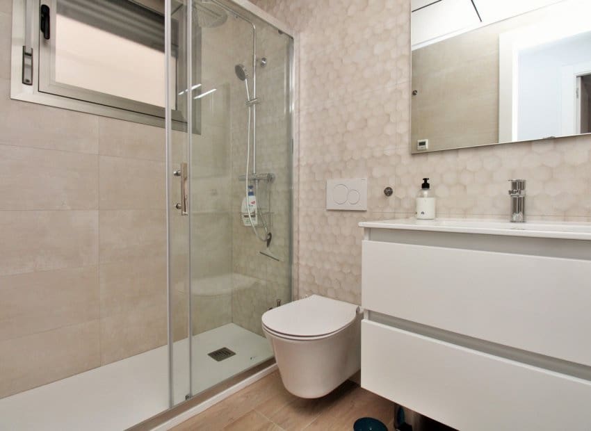 3 bedroom Villa for sale in Villamartin with pool - € 448,000 (Ref: 9211449)