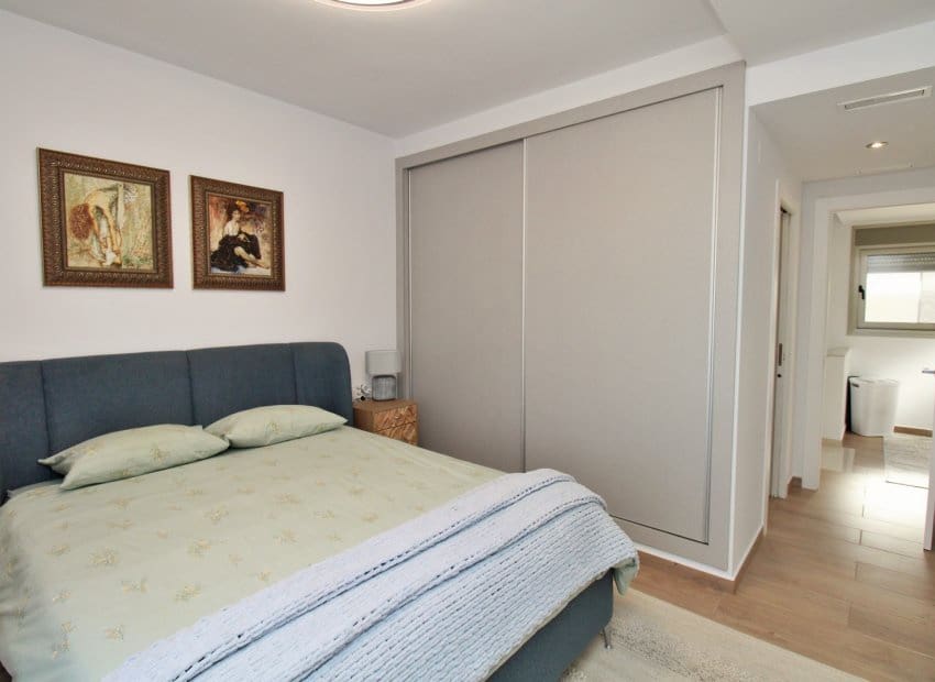 3 bedroom Villa for sale in Villamartin with pool - € 448,000 (Ref: 9211449)