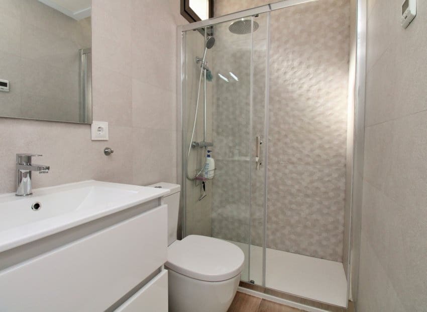 3 bedroom Villa for sale in Villamartin with pool - € 448,000 (Ref: 9211449)