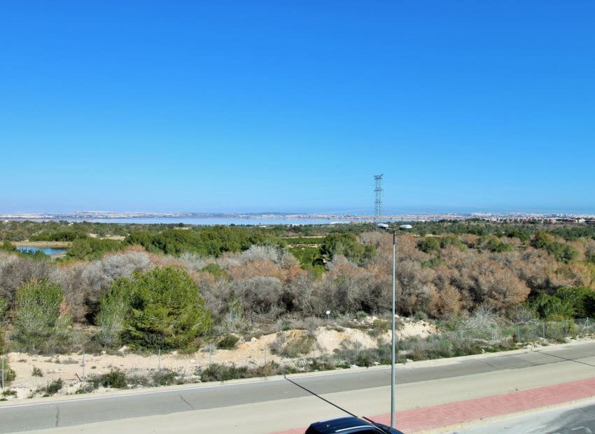 3 bedroom Villa for sale in Villamartin with pool - € 448,000 (Ref: 9211449)