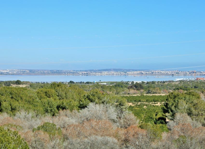 3 bedroom Villa for sale in Villamartin with pool - € 448,000 (Ref: 9211449)