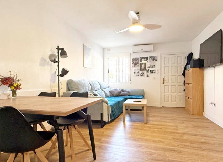 4 makuuhuone Omakotitalo myytävänä paikassa Torrevieja - 189 950 € (Ref: 9211454)