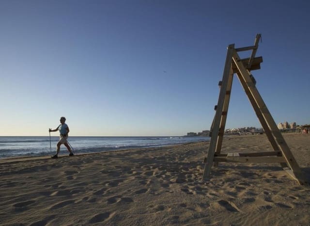 2 soveværelse Lejlighed til salg i San Miguel de Salinas med swimmingpool - € 245.000 (Ref: 9211457)