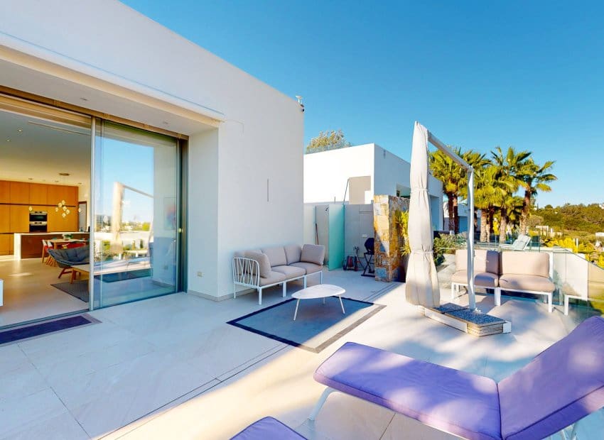 Chalet de 3 habitaciones en Orihuela Costa en venta con piscina - 950.000 € (Ref: 9211462)