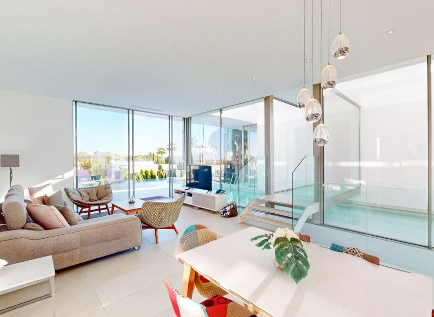 Chalet de 3 habitaciones en Orihuela Costa en venta con piscina - 950.000 € (Ref: 9211462)