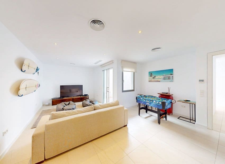 Chalet de 3 habitaciones en Orihuela Costa en venta con piscina - 950.000 € (Ref: 9211462)