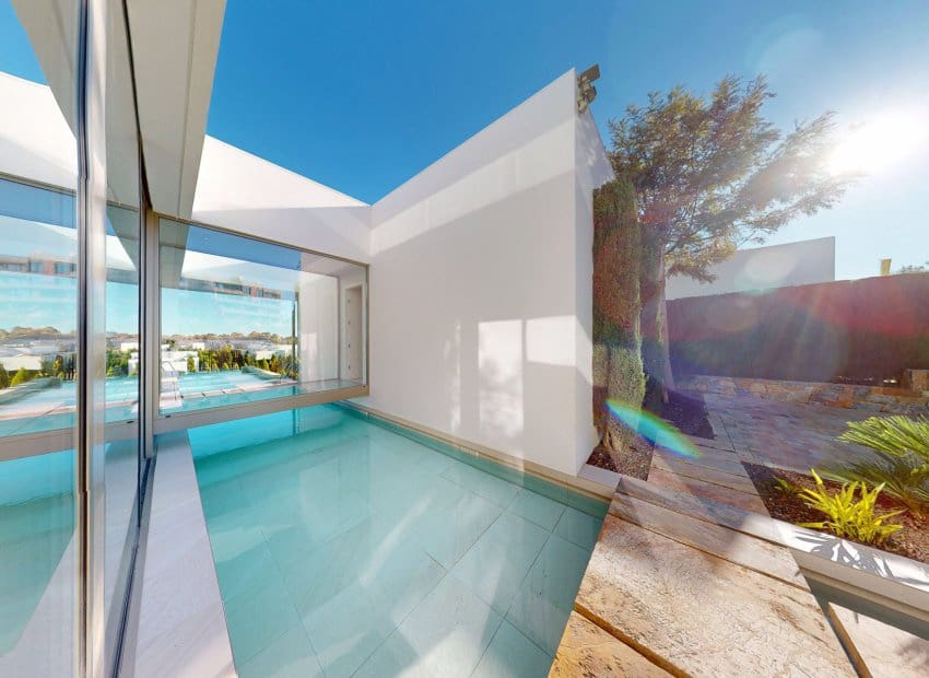 Chalet de 3 habitaciones en Orihuela Costa en venta con piscina - 950.000 € (Ref: 9211462)