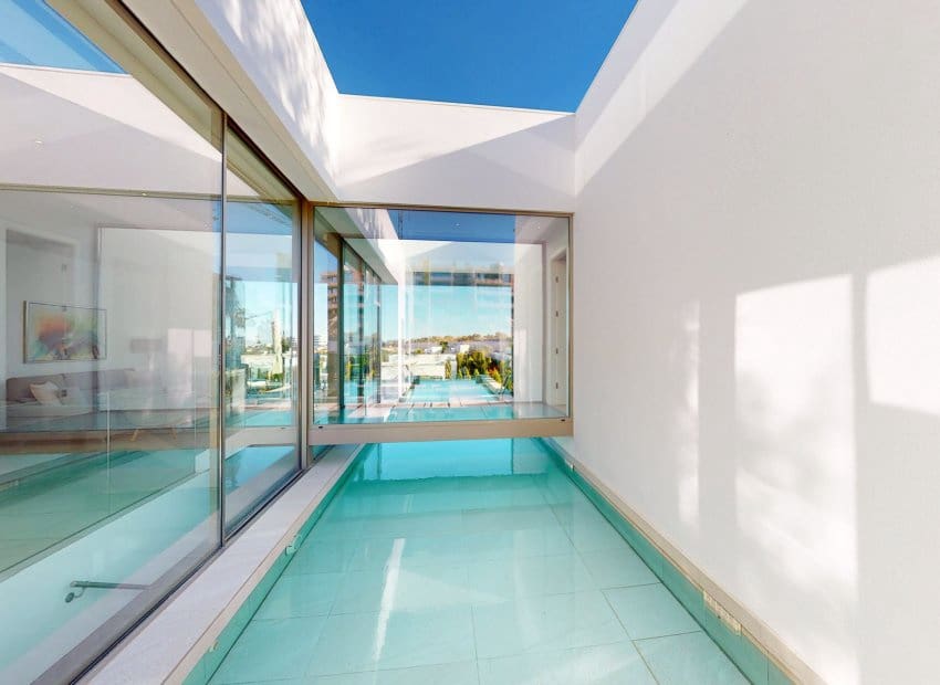 Chalet de 3 habitaciones en Orihuela Costa en venta con piscina - 950.000 € (Ref: 9211462)