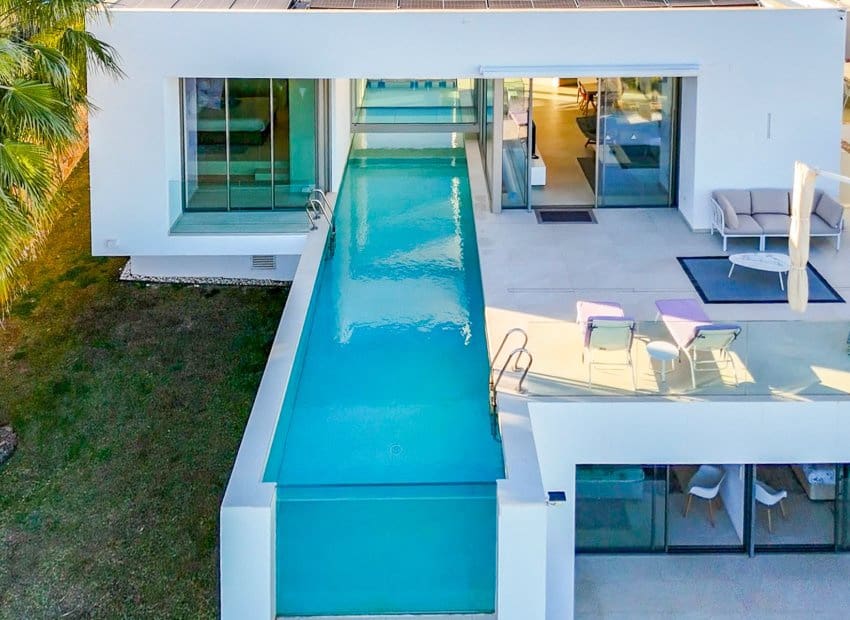 Chalet de 3 habitaciones en Orihuela Costa en venta con piscina - 950.000 € (Ref: 9211462)