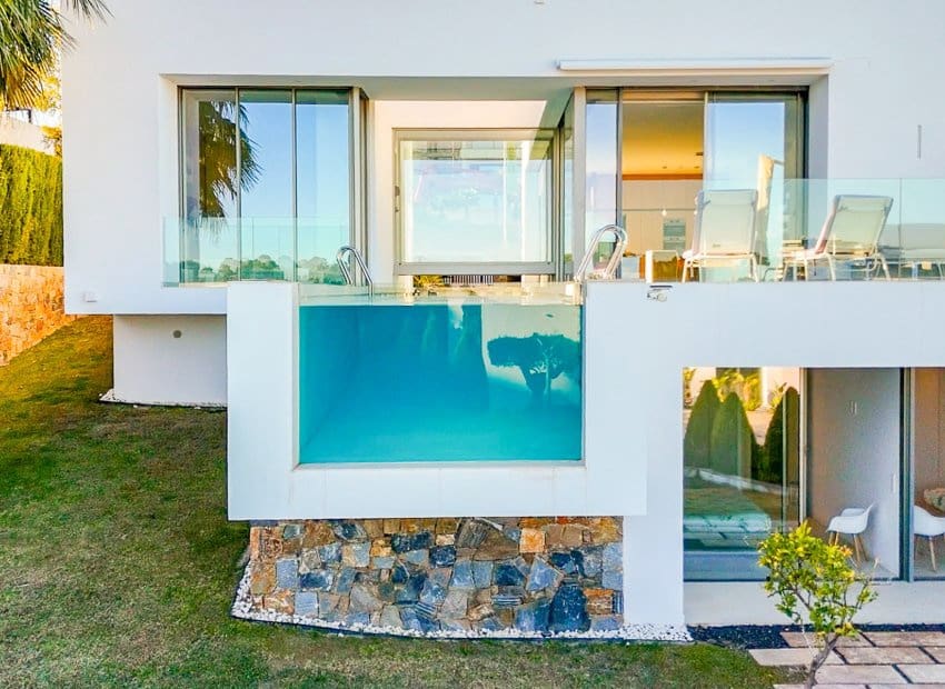 Chalet de 3 habitaciones en Orihuela Costa en venta con piscina - 950.000 € (Ref: 9211462)