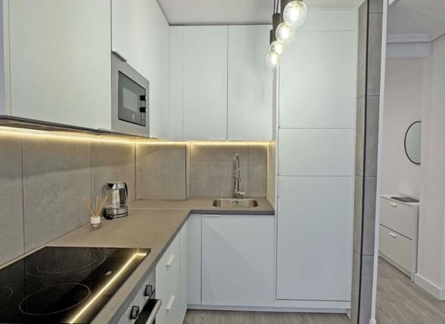 2 slaapkamer Appartement te koop in Antonio Machado, Torrevieja - € 165.000 (Ref: 9211464)