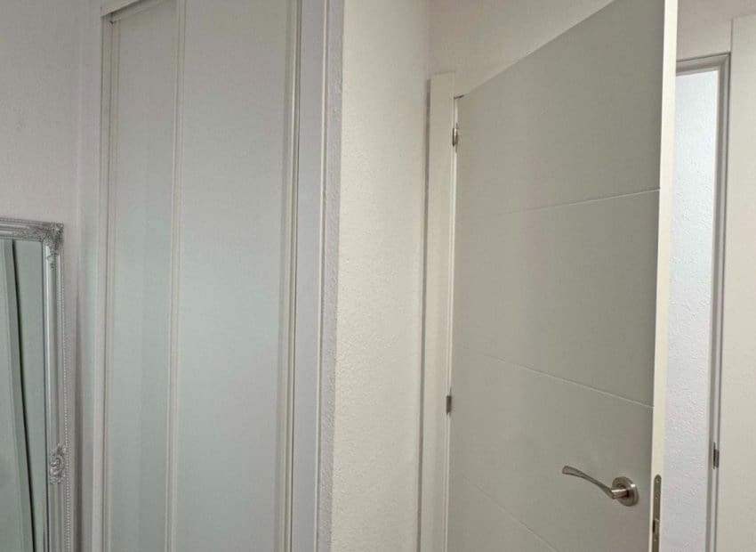 2 soveværelse Lejlighed til salg i Torrevieja - € 165.000 (Ref: 9211464)