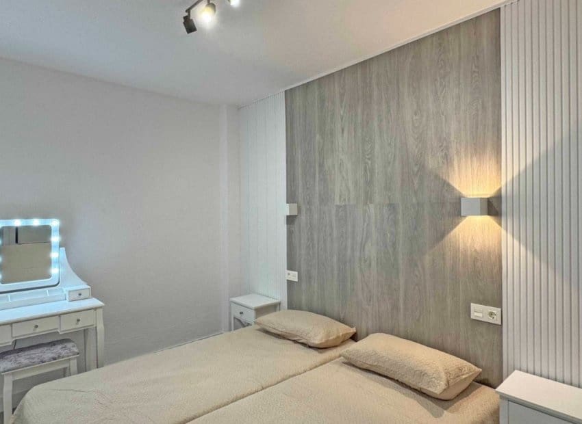 2 soveværelse Lejlighed til salg i Torrevieja - € 165.000 (Ref: 9211464)